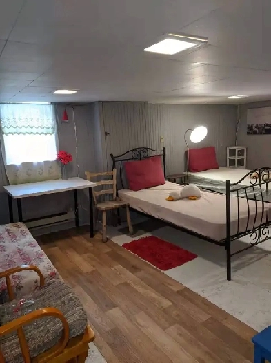 Room place for girl only in LASALLE furnished free wifi ,laundry