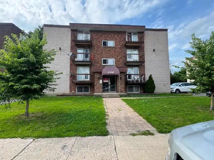 3 1/2 à louer Laval