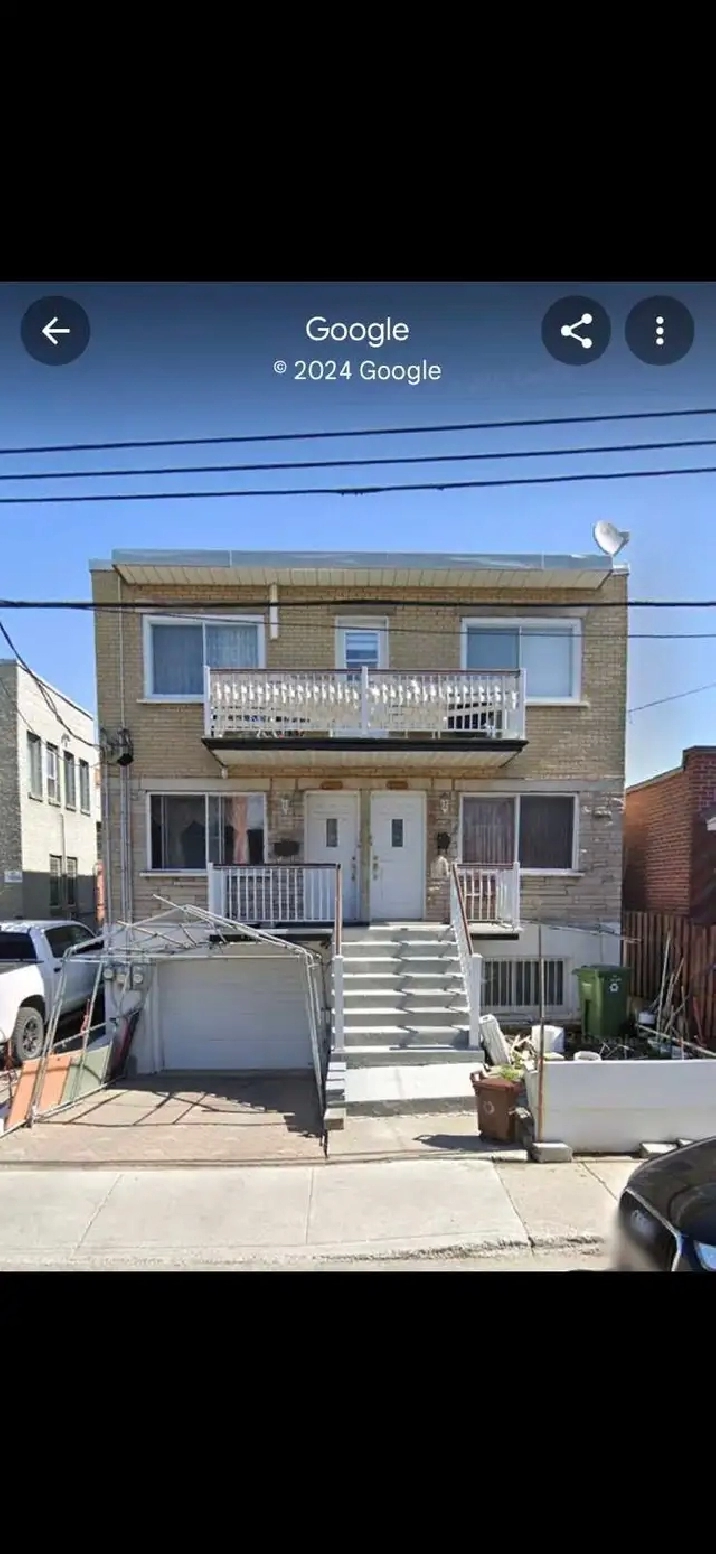 5 1/5 for rent in Saint-Michel! Available in September.