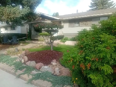 Renovated House For Sale 2.5 Blocks To Southgate Mall LRT