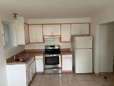 Beau grand 3 1/2 sous-sols electro et parking inclus 850$/mois