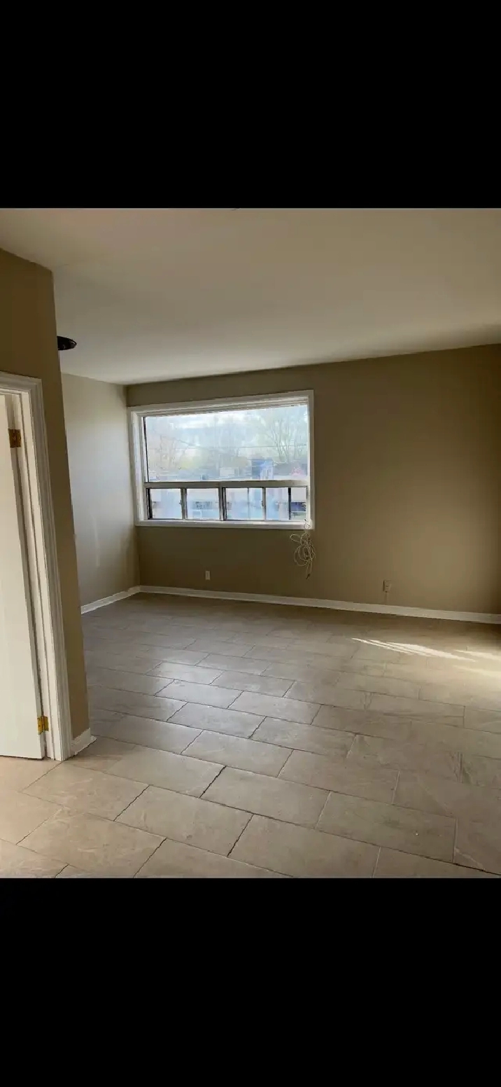 1100 per month one bedroom apartment