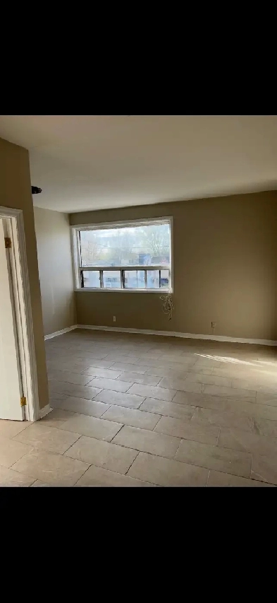 1100 per month one bedroom apartment