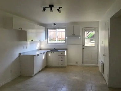 41/2. Longueuil  ( 1 mois  gratuit).  1250$ par  mois.