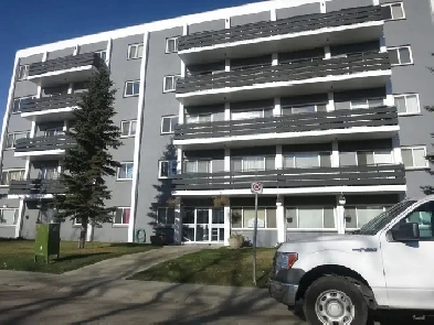 #7361 -1 Bed/1 Bath Condo $1450 Available Oct 1st  H/W incl.