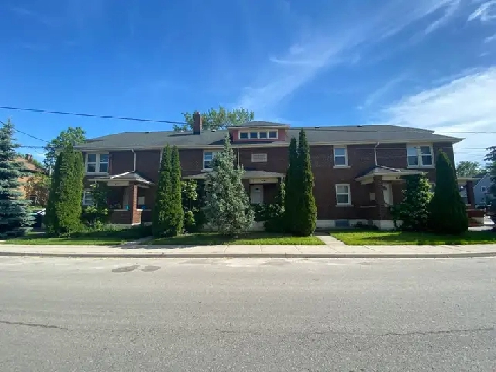 2 Bedroom in Niagara Falls Near Hospitality District