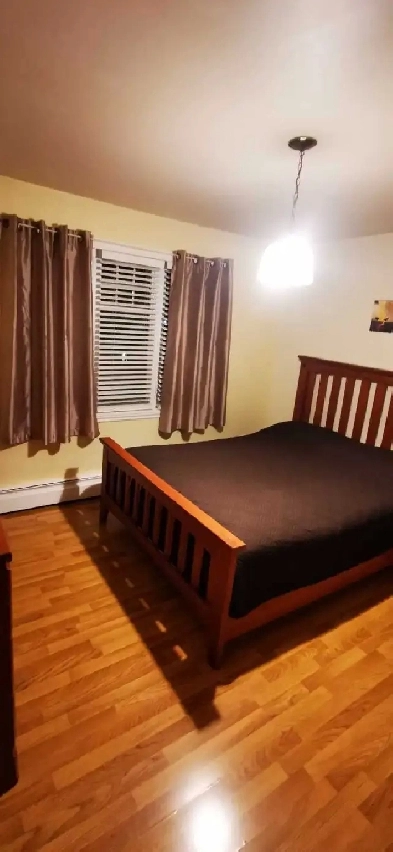 ✨ GRANDE CHAMBRE MEUBLÉE À LOUER – STYLE LOFT AVEC SALLE DE BAIN