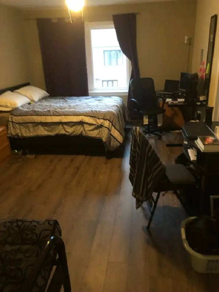 Master bedroom for rent