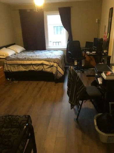Master bedroom for rent