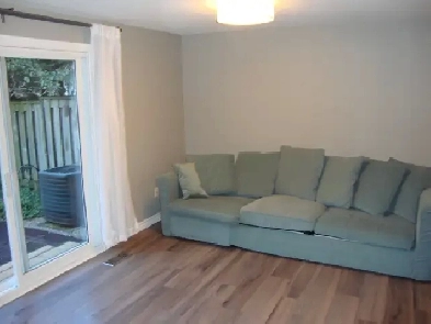 Beautifully Renovated Townhouse Near U of G and all Amenities