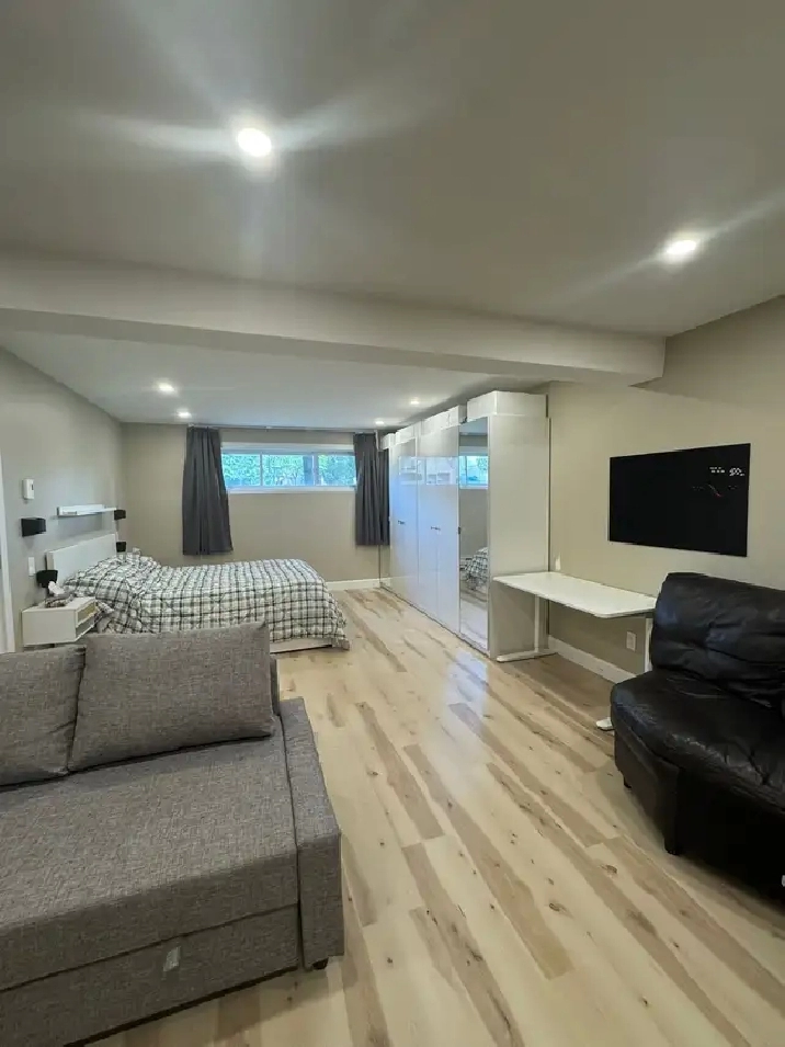 Kirkland furnished suite rent ideal female student John Abbott