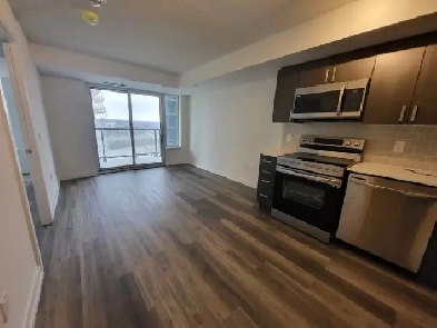 1 bedroom Den - Pickering (Internet Included , NO parking)