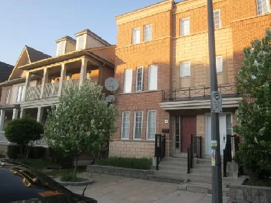 Room rental for Student with PRIVATE BATHROOM at York University