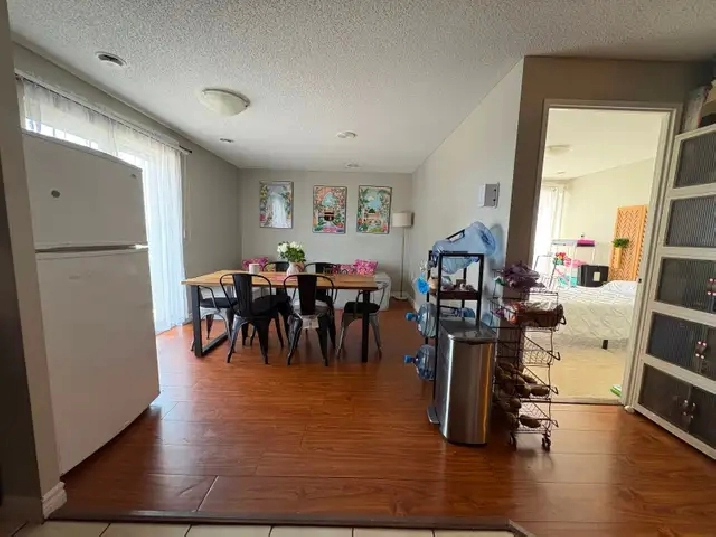 LEASE TAKEOVER OR ROOMS FOR RENT – 3 BEDROOM, 2 BATHROOM