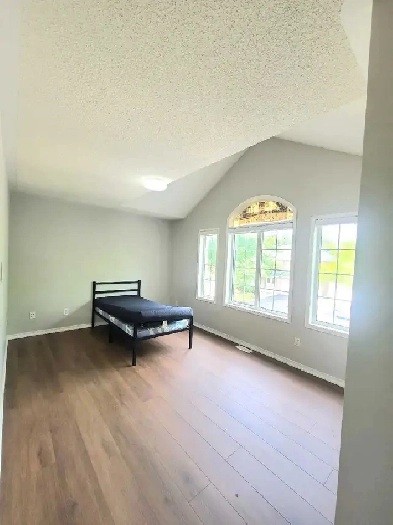 Rooms Available For Rent