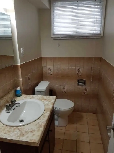 Room for rent in Etobicoke