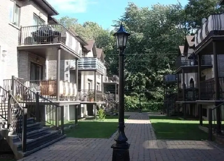 4-1/2 Townhouse Condo, Lasalle, Pool, Private Garage