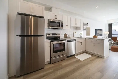 LUXURY 1 Bedroom Apartment! In The Heart Of Downtown!