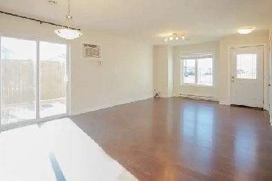 SPACIOUS 3 Bedroom Duplex! With Huge Yard Included!