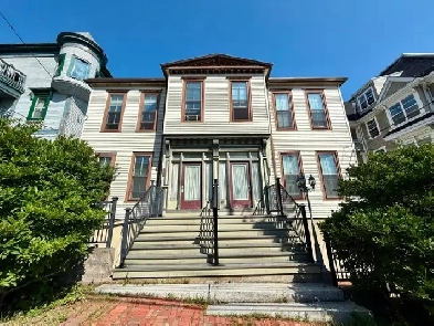 Very large 3bdrm apt on South St, HFX