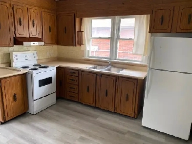 Gorgeous 3 BD Detached house in Oshawa close to 401