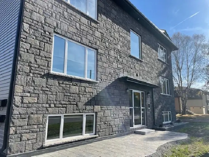 Newer Spacious Elegant 2-Bedroom Apartment.