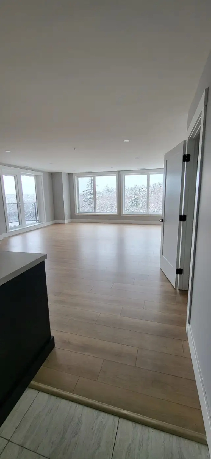 3 BEDROOM AVAILABLE IN WEST BEDFORD ON PRIVATE LANE