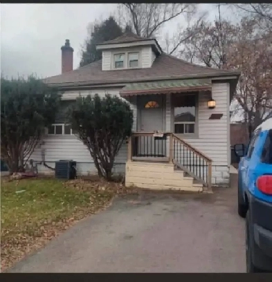 Room by McMaster U /male student house $634 @ mos incl utilities