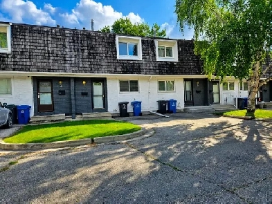 AFFORDABLE CONDO - CRESTVIEW