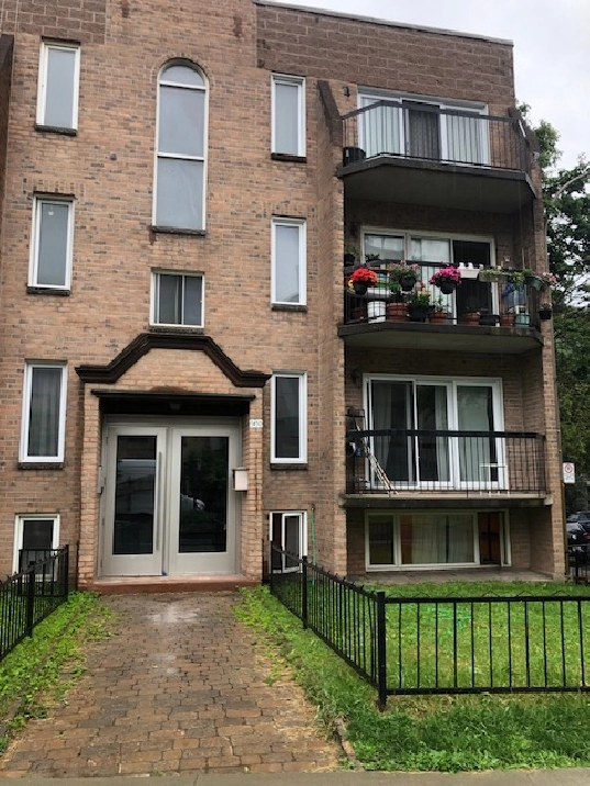 room colocation 1-2lits 2 minute Metro Lionel LegroulxDOWNTOWN