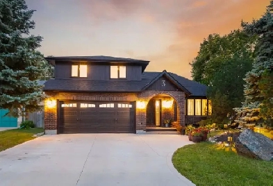 Coveted location! Meticulously maintained 5 bdrm in Garden City