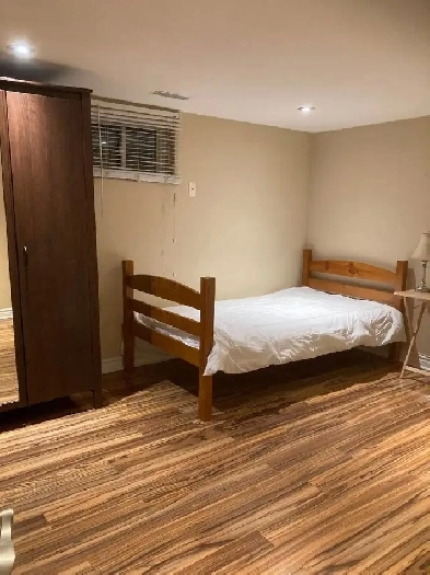 1 PRIVATE BTM ROOM for rent FEMALE ONLY