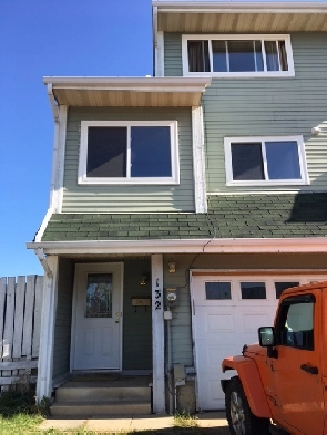 Townhouse for rent in Thickwood