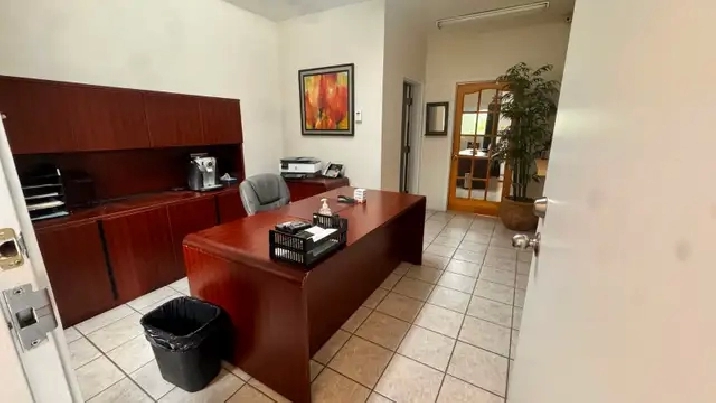 BUREAU À LOUER - BOUCHERVILLE