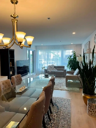 Beau condo lumineux et luxueux, directement sur un Golf!