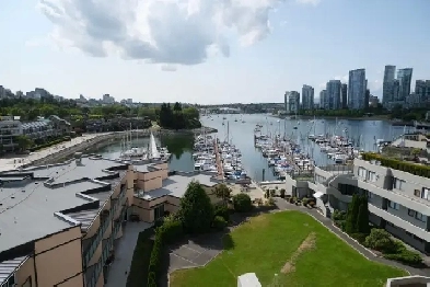 One Bedroom Apartment Steps from Seawall