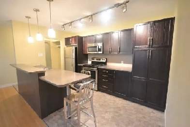 AVAILABLE NOW! 2-Bedroom, Open and Bright in Corydon Village!