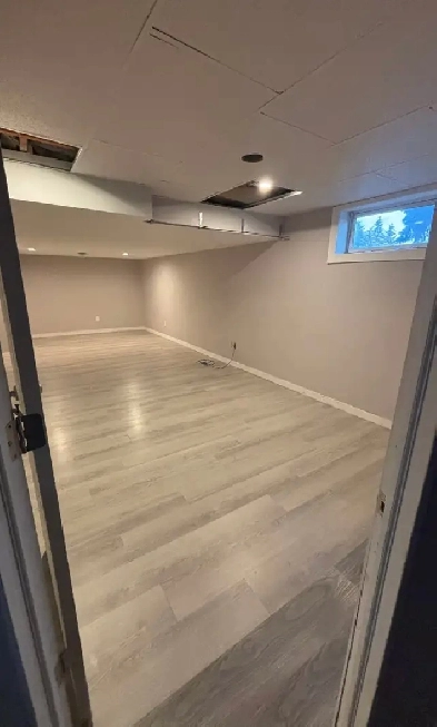 400 sq ft room private bathroom kitchen