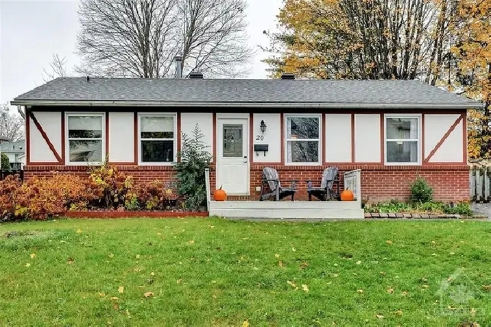 20 Dundegan Dr. #B: 2 Bedroom Apartment (Kanata, Ottawa)
