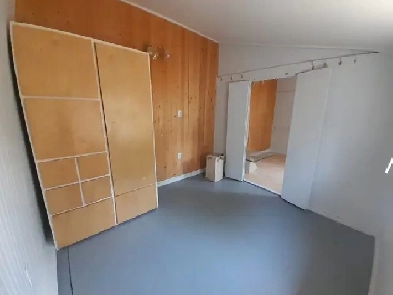 Small 1 BDRM Bachelor Apmt Near Sutton, ON