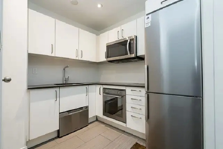 Renovated bachelor, Church and Wellesley - ID 1369