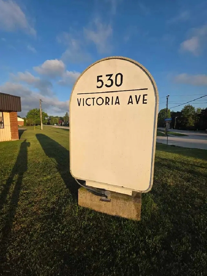Commercial Office, Clinic, Studio for Rent 530 Victoria