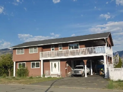 HUGE RENTAL PROPERTY ! PANORAMIC VIEWS! SPACIOUS HOME