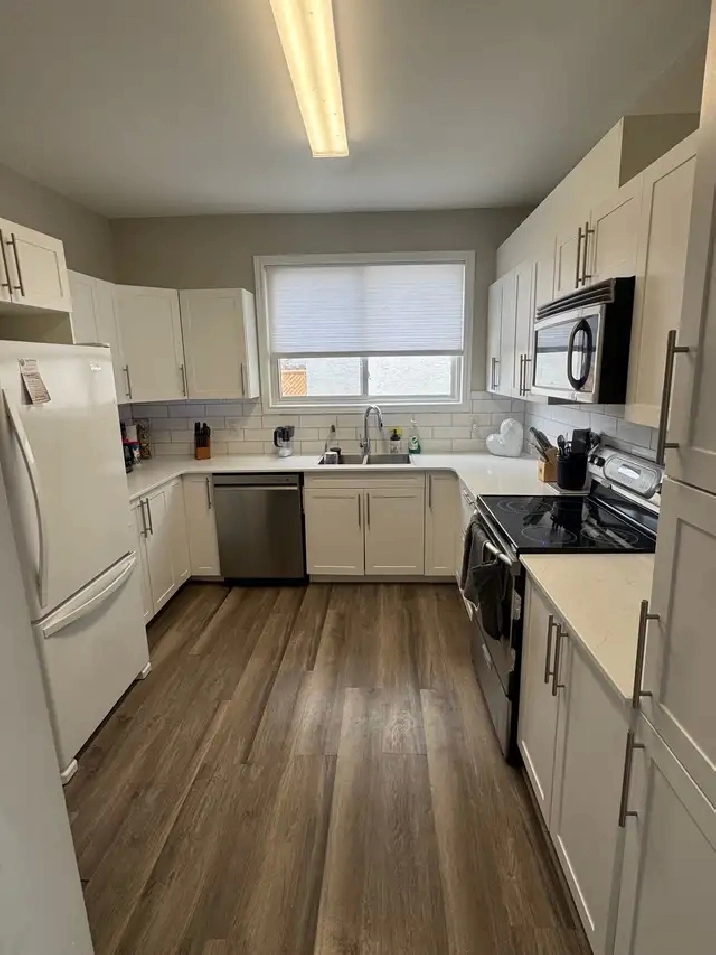 Furnished 2 bed 2 bath home avail OCT 1/26