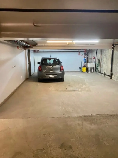 Location ESPACE STATIONNEMENT INTÉRIEUR OUTREMONT