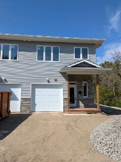2 Story End Unit Town Home for Rent - Pembroke Ontario