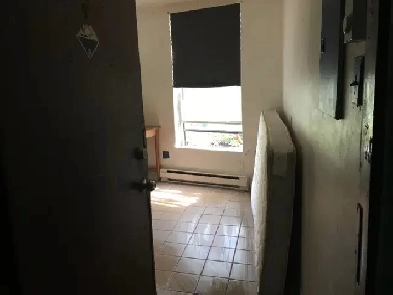 $488 Room with Own Address & Mailbox Facing Metro Place St HenrI