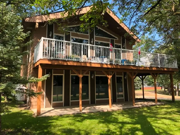 Beautiful 2 level home across from the lake in Killarney, MB