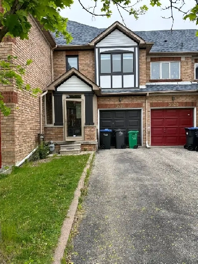 3 1 Bedroom 3 Washroom Entire Townhouse at Lisgar Dr & Derry Rd