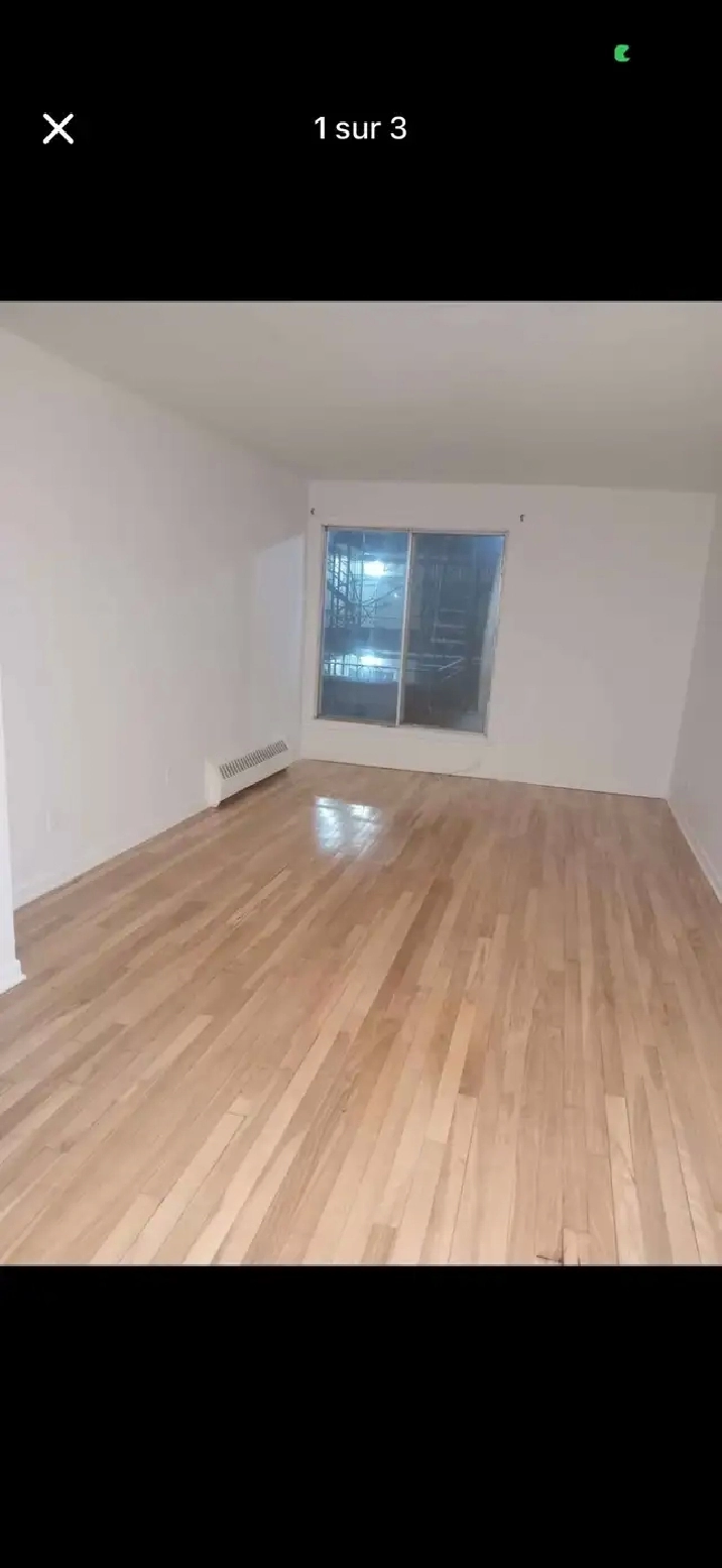 un salon fermé par rideau à louer à lachine 450
